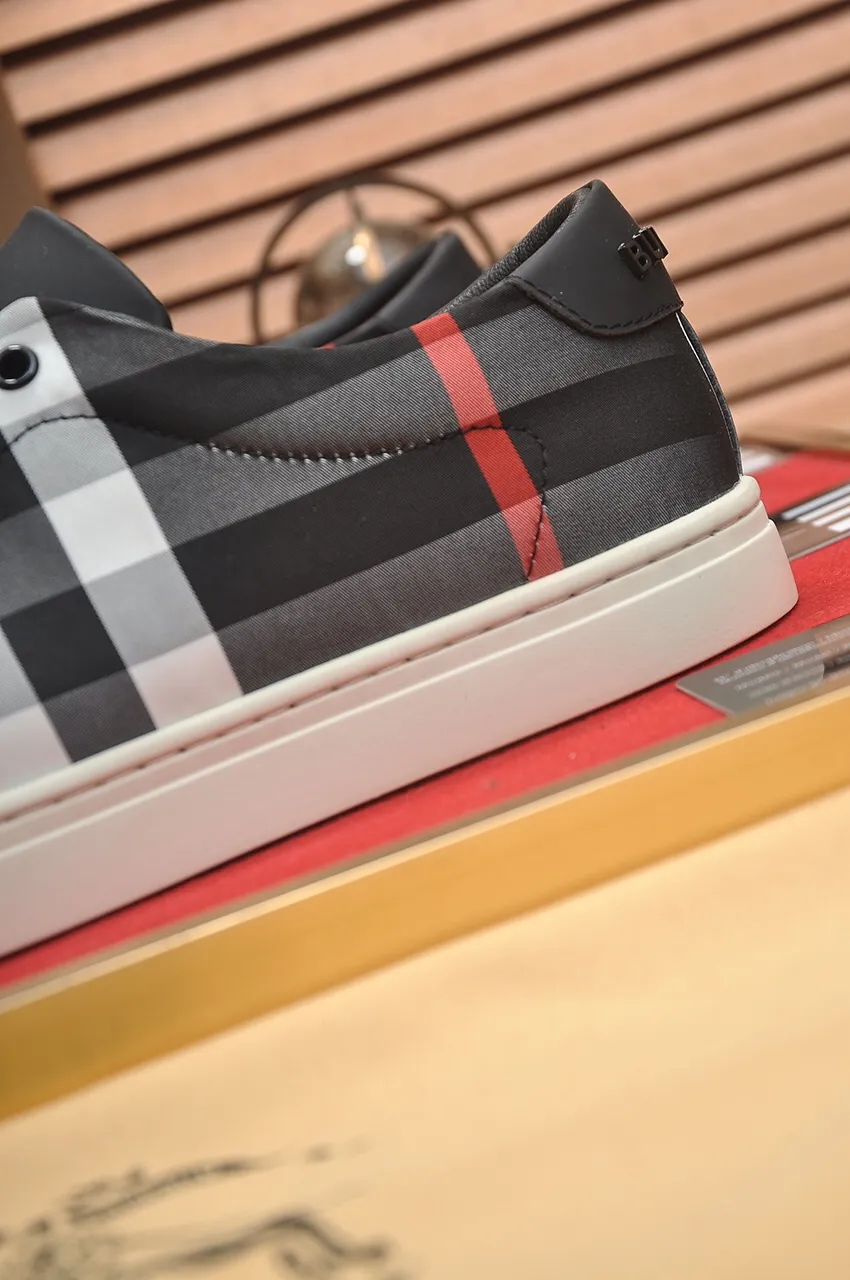 Men's shoes💰480💶[Burberry] (cowhide lining) classic low-top sneakers｜Imported cowhide with classic plaid fabric｜Cow leather lining｜Original outsole｜Fine workmanship and comfortable to wear Size: 38-44 (customized at 45)